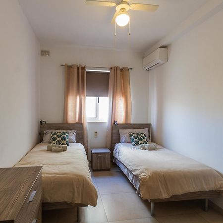 Modern & Central 2 Bedroom & 2 Bathrooms Apartment Msida Bagian luar foto