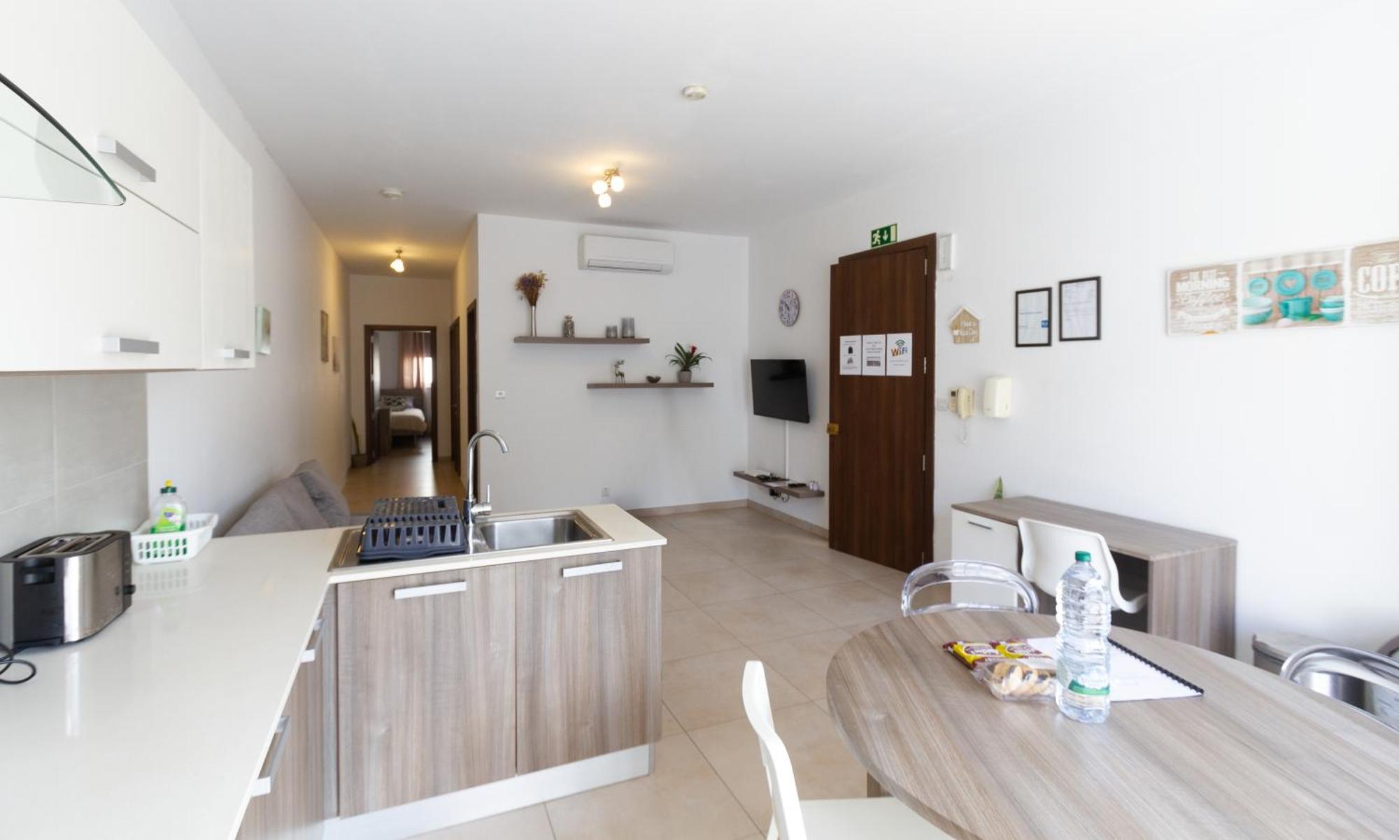 Modern & Central 2 Bedroom & 2 Bathrooms Apartment Msida Bagian luar foto