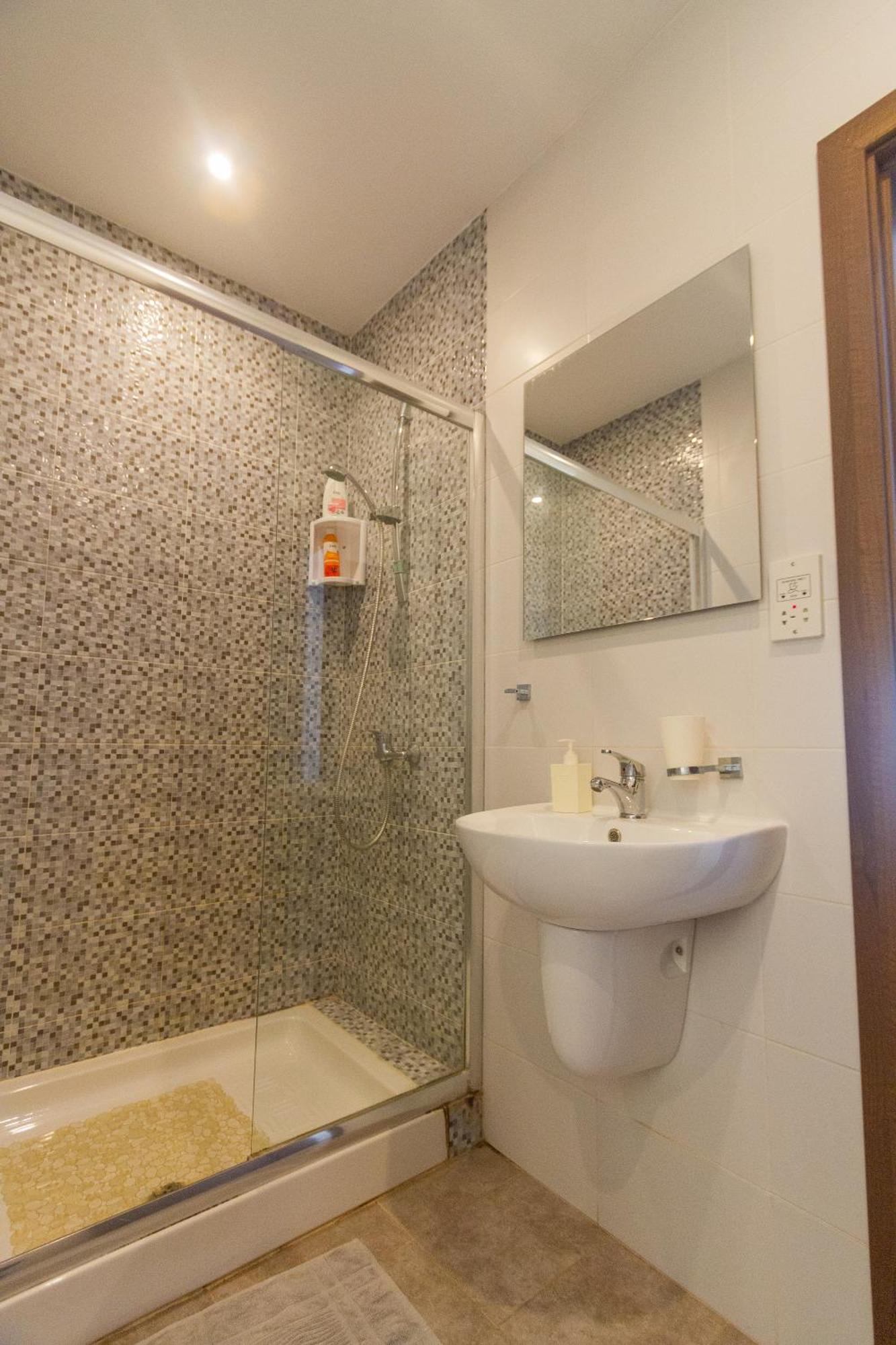 Modern & Central 2 Bedroom & 2 Bathrooms Apartment Msida Bagian luar foto