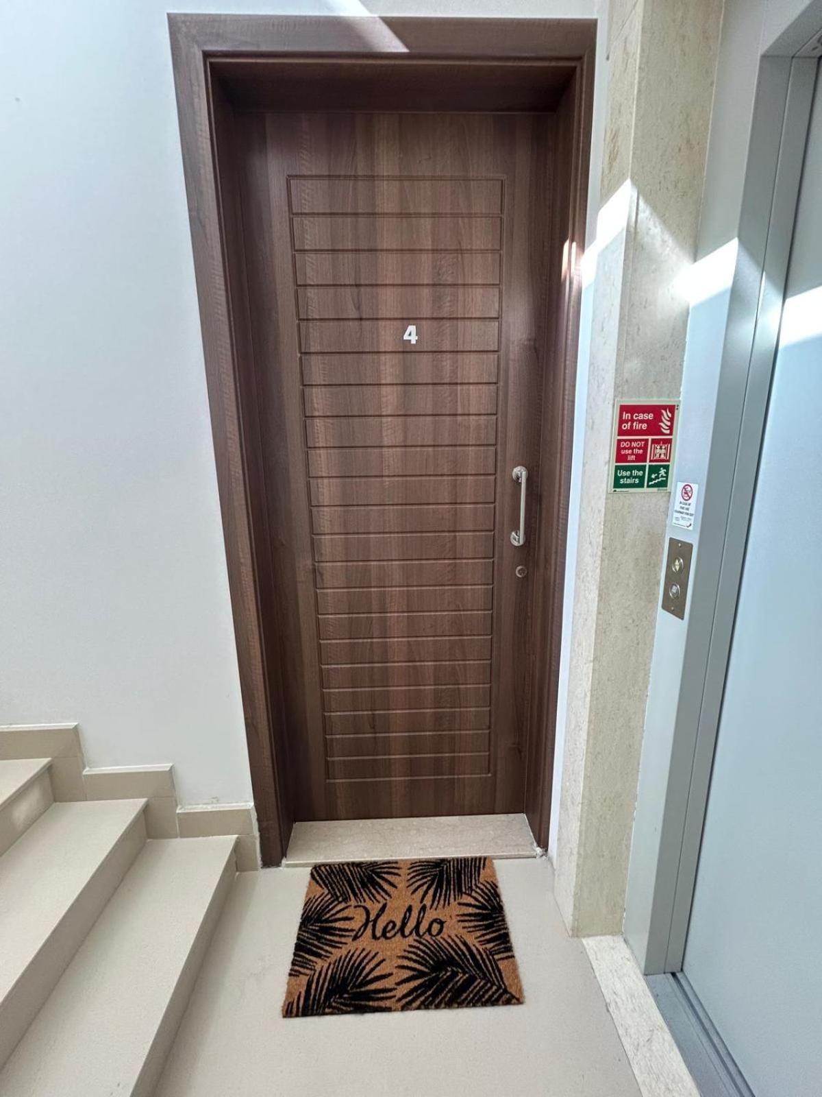 Modern & Central 2 Bedroom & 2 Bathrooms Apartment Msida Bagian luar foto